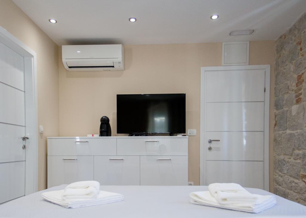 Elegant Residence Rooms & Apartments Split Exterior foto